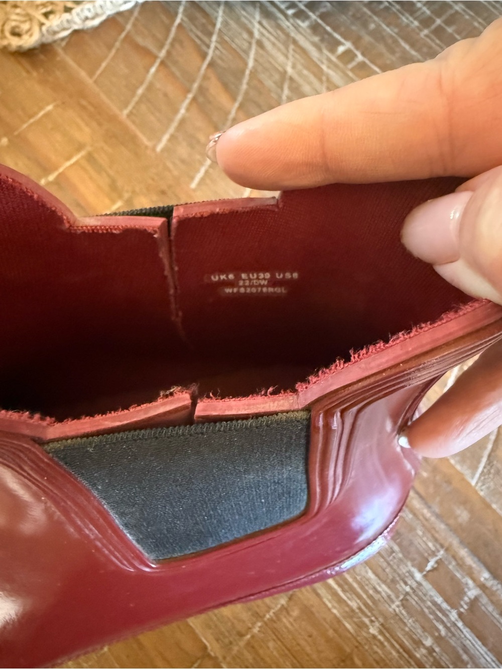 Hunter Rain Boots  in Deep Red size 8 - Picture 4 of 4